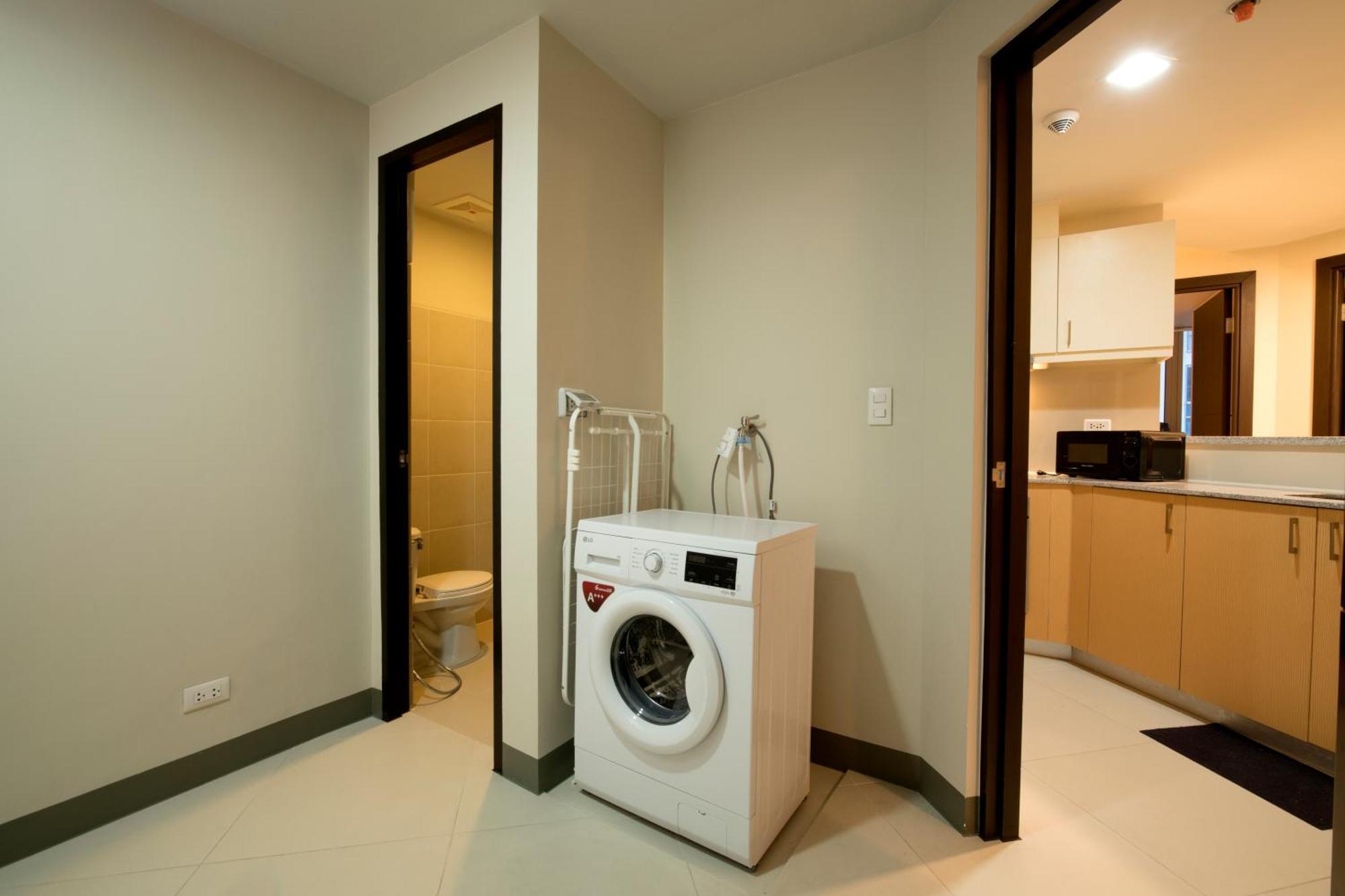 Uptown Parksuites Apartments Tower 2 Bgc By Ph Staycation Manila Esterno foto